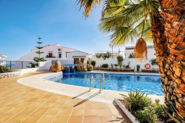 Capistrano Village, 1 bedroom + free wi-fi, Book Lejlighed Hoteller i Axarquía med pool, Swimmingpool