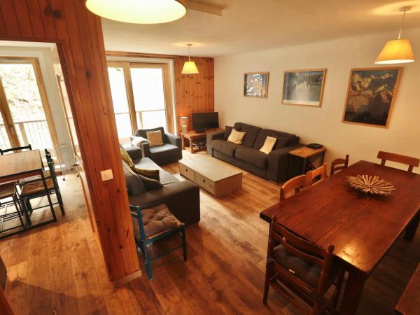 Appartement spacieux 10 personnes avec wifi et parking à Courchevel - FR-1-514-41, Book  Hoteller i Rhône-Alps med parkering, Parkering