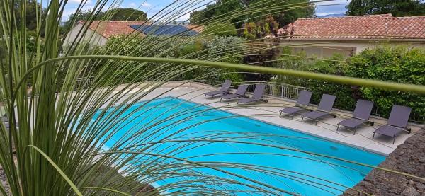 Les dentelles Évasion Provençale Villa avec Piscine et jardin, Book  Hoteller i Carpentras med pool, Swimmingpool
