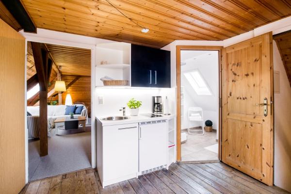 Villa Sonnenseite Ferienwohnung, Book  Sachsen hoteller med parkering, Parkering