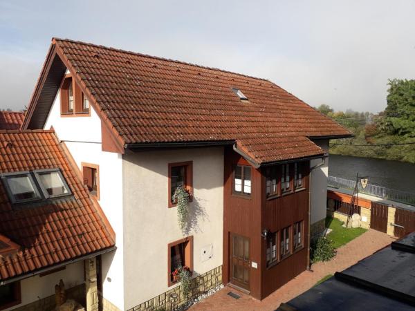 River Side Holiday Home near Besenova, Book   