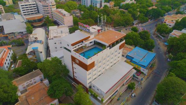 Hotel Blossoms, Book  Hoteller i Tamil Nadu med pool, Swimmingpool