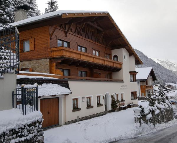 Bellamonte, Book  Hoteller i Tyrol med parkering, Parkering