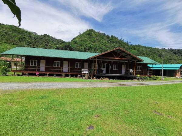 Tambatuon Homestead, Book  Borneo hoteller med pool, Swimmingpool