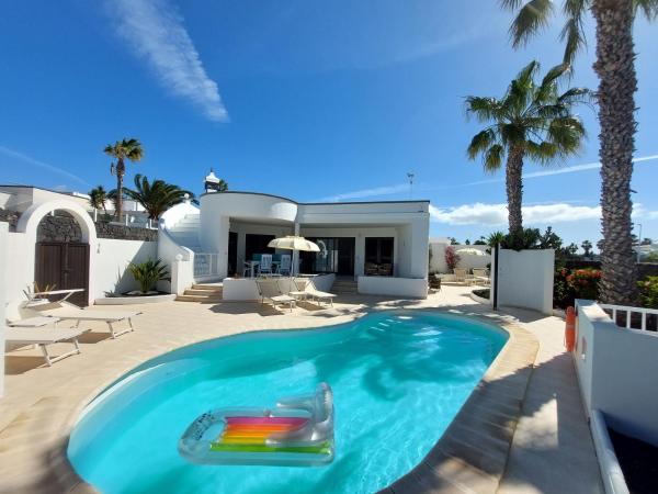 Sol y Luna Room & Suite Lanzarote Holidays - Heated pool, Book  Playa Blanca 