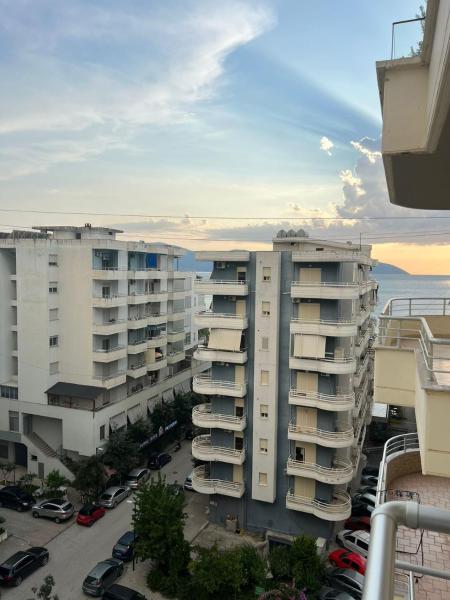 Ana Apartment, Book Lejlighed Vlorë County hoteller med parkering, Parkering