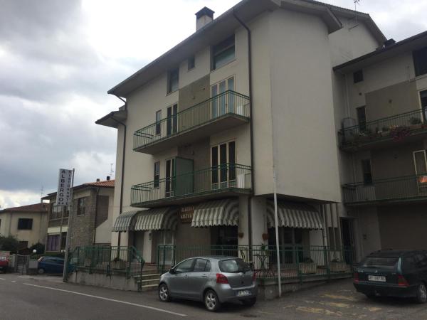 Albergo Ristorante Taverna dalla "Lisina", Book  Hoteller i Sansepolcro med parkering, Parkering