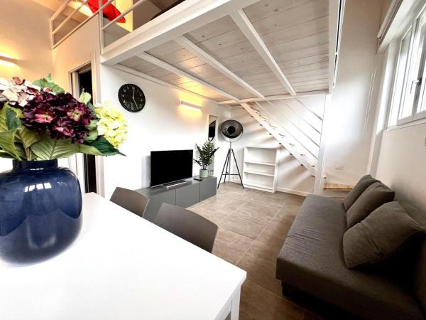 Fontanili Loft - Bocconi - Olympic Village, Book  Milano hoteller med parkering, Parkering