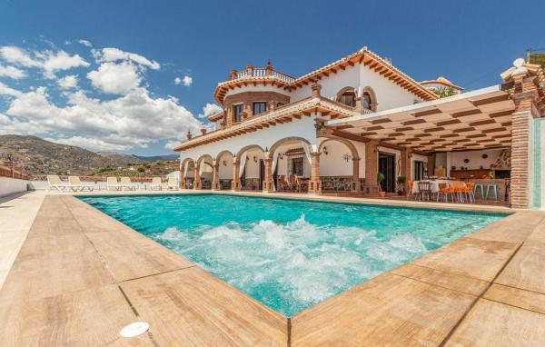 Villa el Cortijo, Book  Hoteller i Axarquía med pool, Swimmingpool