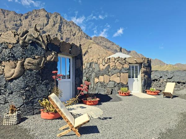 Funco Du Santos, Book  Hoteller i Sotavento Islands med parkering, Parkering