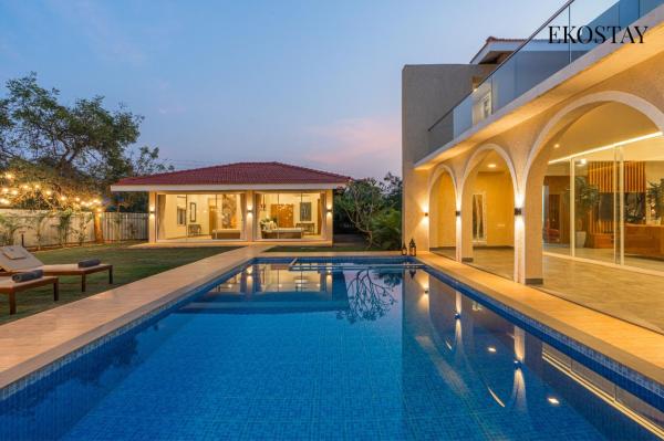 EKOSTAY - 7 Palms, Book  Hoteller i New Delhi med pool, Swimmingpool