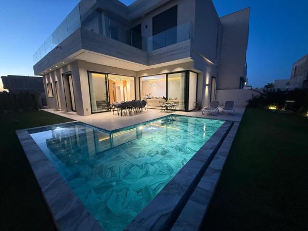 Villa Alfa Élégance, Calme & Confort Premium, Book  Marrakech-Tensift-Haouz hoteller med pool, Swimmingpool