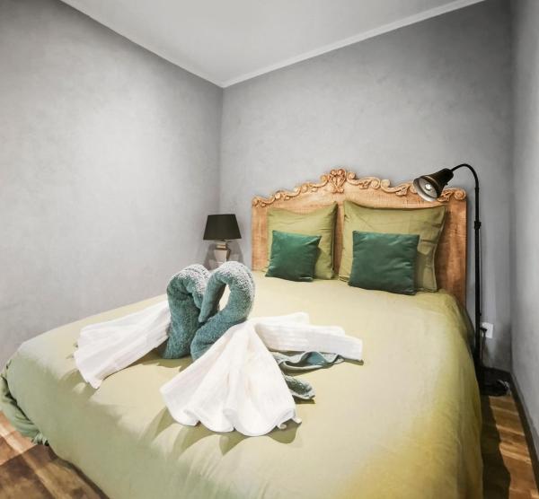 Suite Privative Design au Cœur de Trèbes, Book  Trebes Canal du Midi