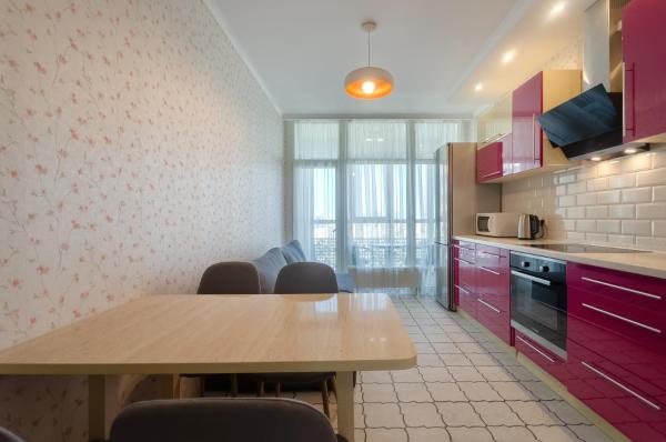 18-90b Kvartet, Vasyl Lypkivskyi 16b, Kyiv, railway station, metro nearby, stunning city view, Petrovdom Apartment, Book Lejlighed Kiev Kiev
