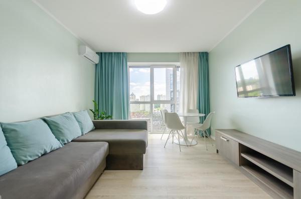 21-212 Kvartet, Vasyl Lypkivskyi 16g, Kyiv, railway station, metro nearby, fantastic city view, Petrovdom Apartment, Book Lejlighed Kiev Kiev