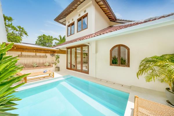 3BR Villa | Seminyak Central | 450m From Beach, Book  Bali hoteller med morgenmad, Morgenmad