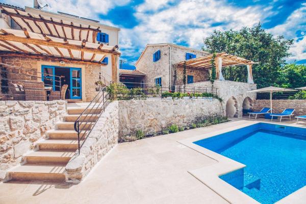 Villa Lavin, Book  Gabonjin 