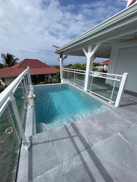 Villa Bel' Horizon T2, Book  Hoteller i Bielle med pool, Swimmingpool