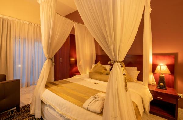 La Palm Royal Beach Hotel, Book  Trofwi Brong-Ahafo
