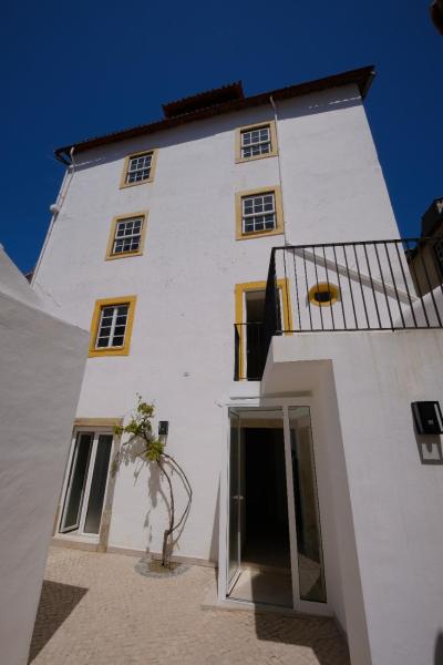 Pátio Da Gata, Book  Coimbra 
