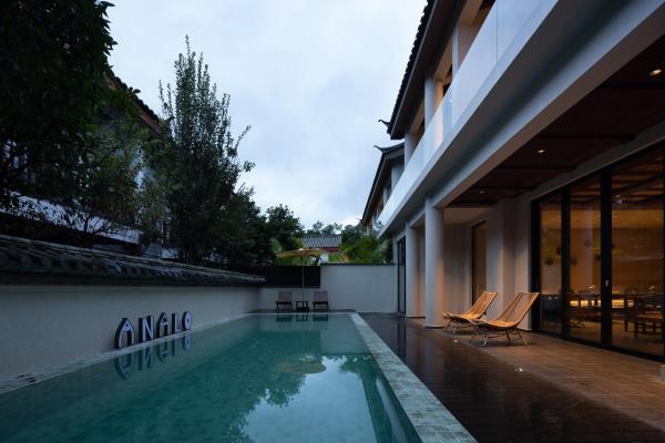 ANALO Resort Hotel, Book  Yunnan hoteller med pool, Swimmingpool