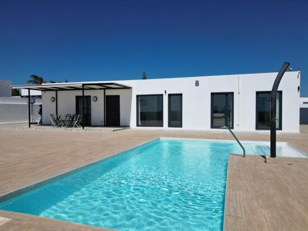 Villa Mare, Book  Teguise 