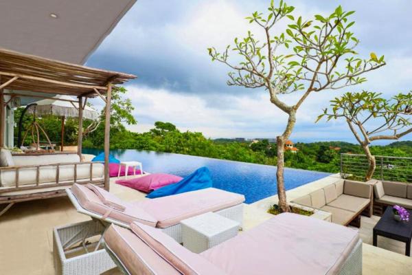 Ayaka Elegant 4BR Private Pool Villa, Book  Hoteller i Bali med pool, Swimmingpool