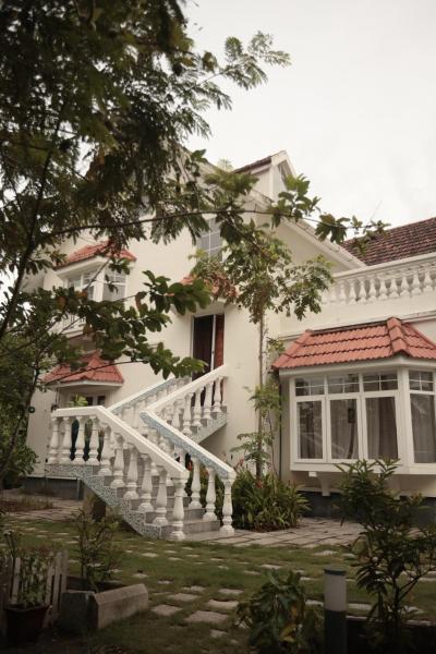 Palliath House by ELIVAAS, Book  Thuravoor New Delhi