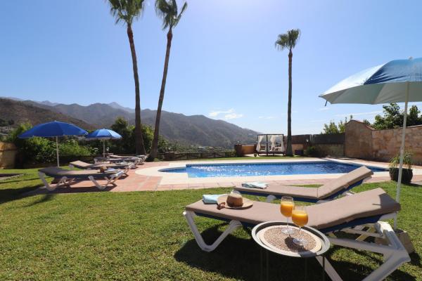 Villa los Tablazos Spainsunrentals, Book  Hoteller i Axarquía med pool, Swimmingpool