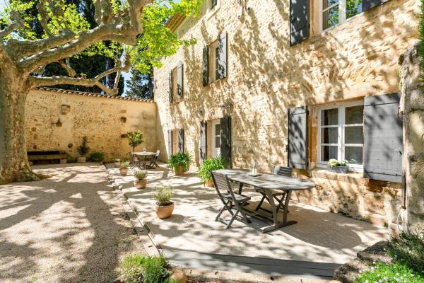 La Grange Bessac, Book  Violes Vaucluse