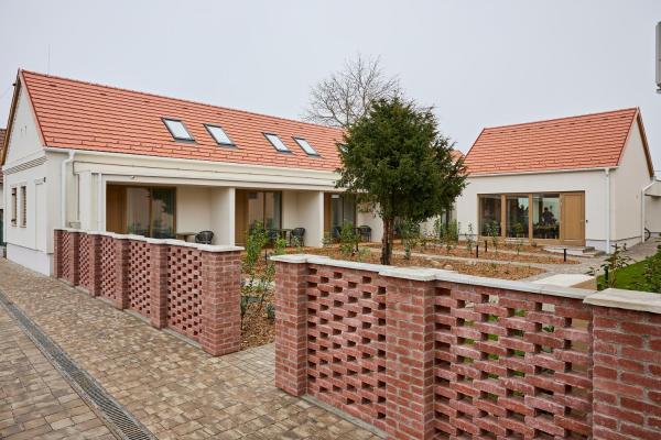 Villa Bayer, Book  Villány Baranya