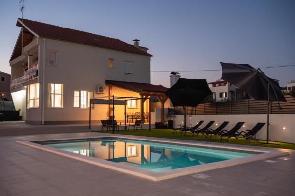 Villa LuNi with private heated pool, Book  Hoteller i Zadar County med pool, Swimmingpool