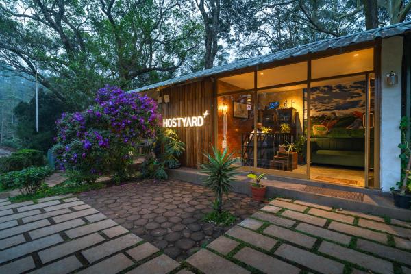 Hostyard Plantation Hostel near Munnar, Book  Suryanelli New Delhi