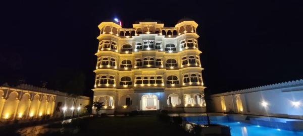 Omnitel Kohinoor, Book  Rajasthan hoteller med pool, Swimmingpool