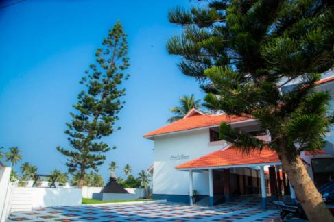 Ocean Queen Palace Kovalam, Book  Trivandrum New Delhi