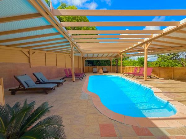Villa Case Bourbon Piscine, Fitness et Jeux, Book  Le Marin hoteller med pool, Swimmingpool