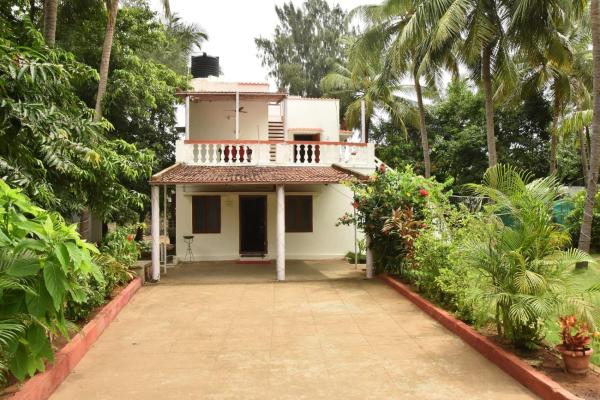 Bay View Villa, Book  Hoteller i Tamil Nadu med pool, Swimmingpool