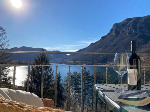 Villa Carlotta C1, Balkon und phantastischer Blick, Book  Idro Brescia