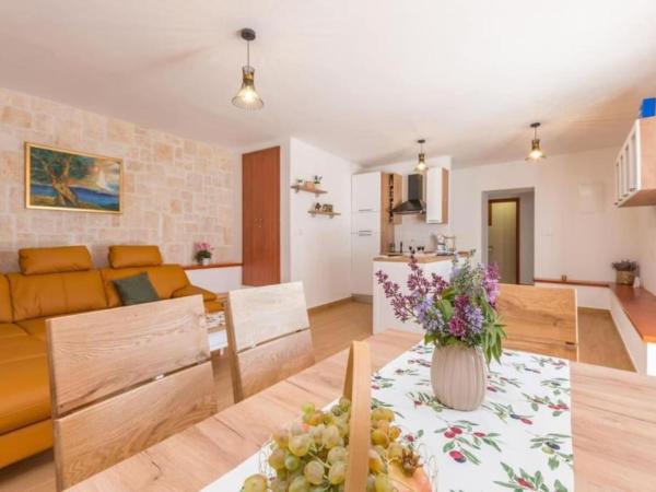 The Grandfather Villa Heated Pool Retreat, Book  Hoteller i Zadar County med pool, Swimmingpool