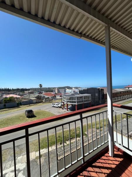 Ollet Heights - Ocean View, Book  Eastern Cape hoteller med parkering, Parkering