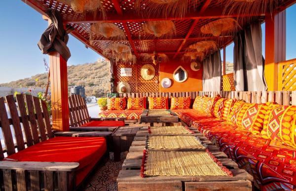 Yalla Sweet surf camp, Book  Imi Ouaddar Souss-Massa-Draa