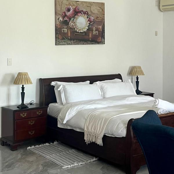 165 Neptune Waterkloof Pretoria, Book  Waterkloof Glen 