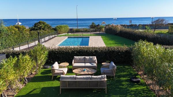 Villa Saphir - Sea view, beach access and pool, Book  Sainte-Maxime Mimosa Road