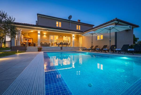 Villa Karla near Pula for 8 persons with private pool, kids playground & pet friendly, Book  Divsici Central Istria