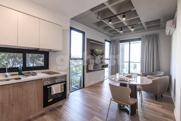 Cozy 1 BR apt in Villa Morra near Shop Mcal Lopez, Book  Hoteller i Asunción med pool, Swimmingpool
