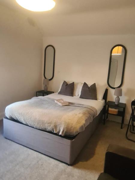 Contractor rooms, Book  South Shields Tyne and Wear
