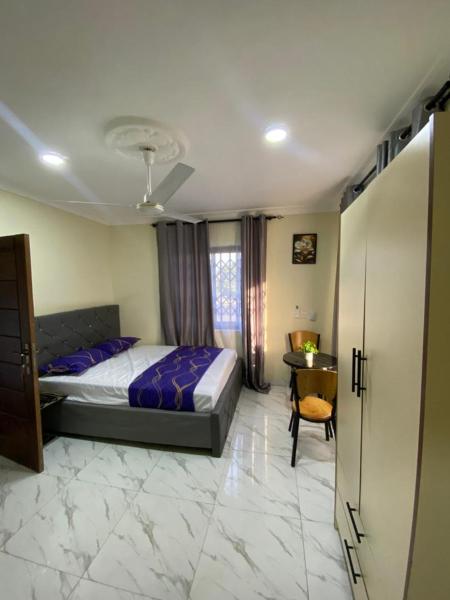 Nick Jaaks Courtyard-Single Room, Book  Accra Greater Accra