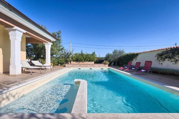Villa Aldo, Book  Hoteller i Pula Riviera med pool, Swimmingpool