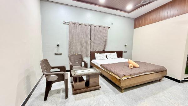 Swara Homestay, Book  Bārsiv New Delhi