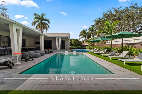 Miami Ultra Villa w Pool Movie Theater Pickle Ball, Book  Golden Glades hoteller med pool, Swimmingpool